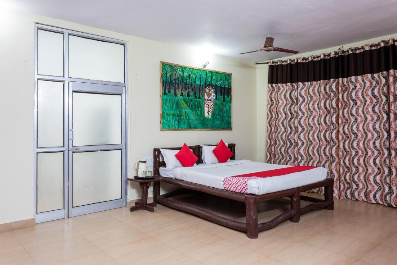Kanha Village Eco Resort Exteriör bild