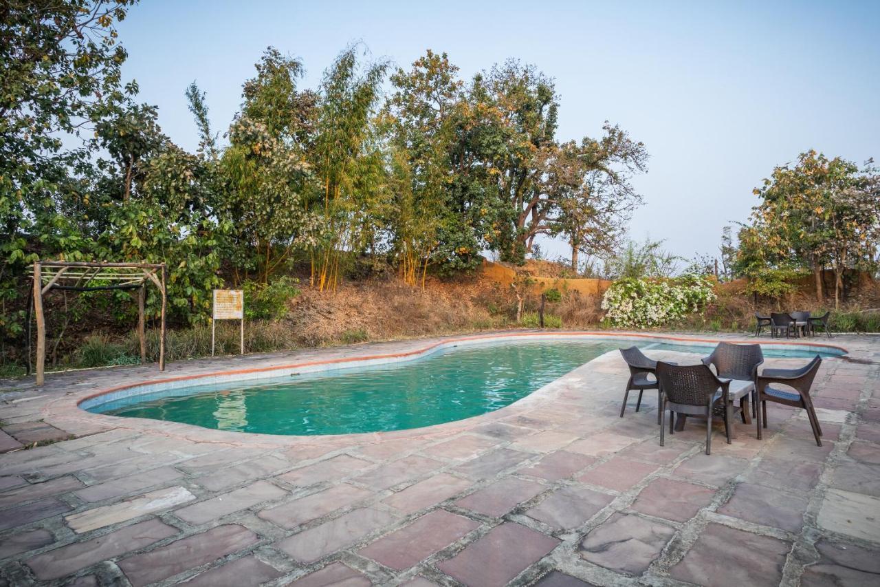 Kanha Village Eco Resort Exteriör bild