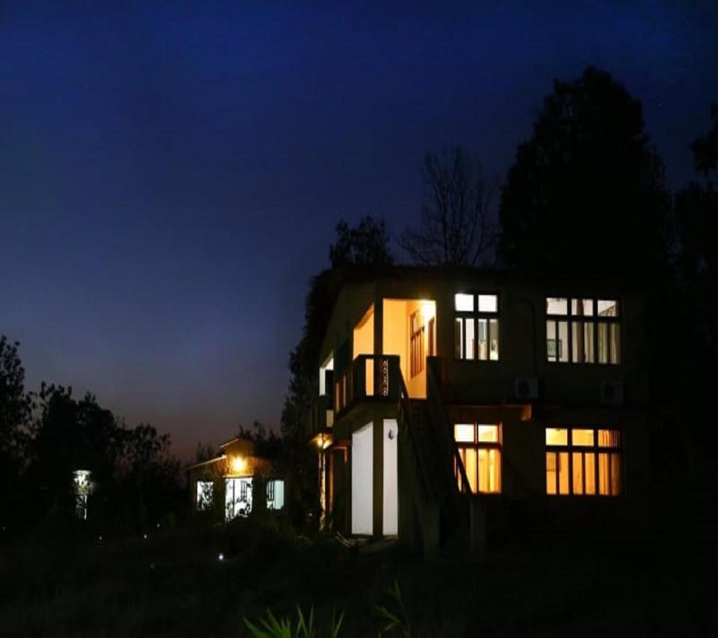 Kanha Village Eco Resort Exteriör bild