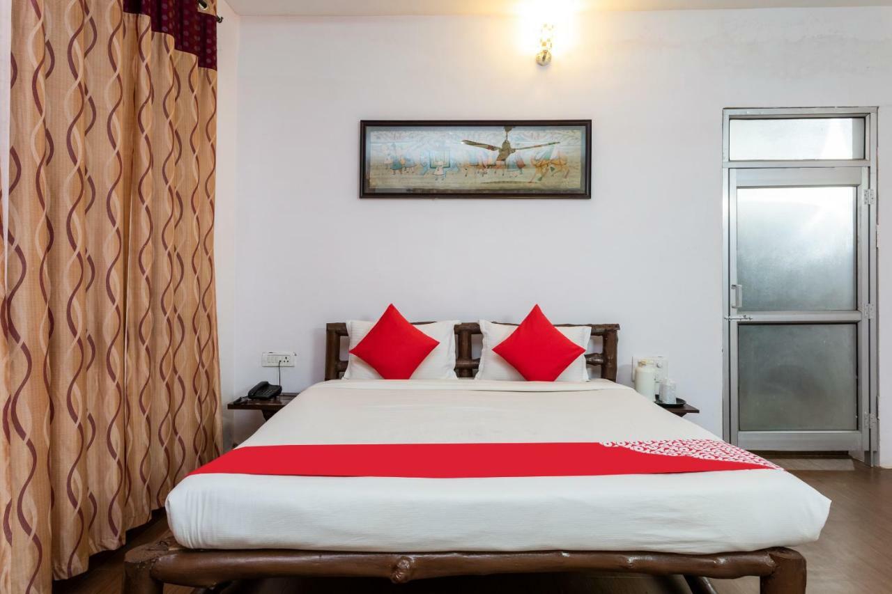 Kanha Village Eco Resort Exteriör bild