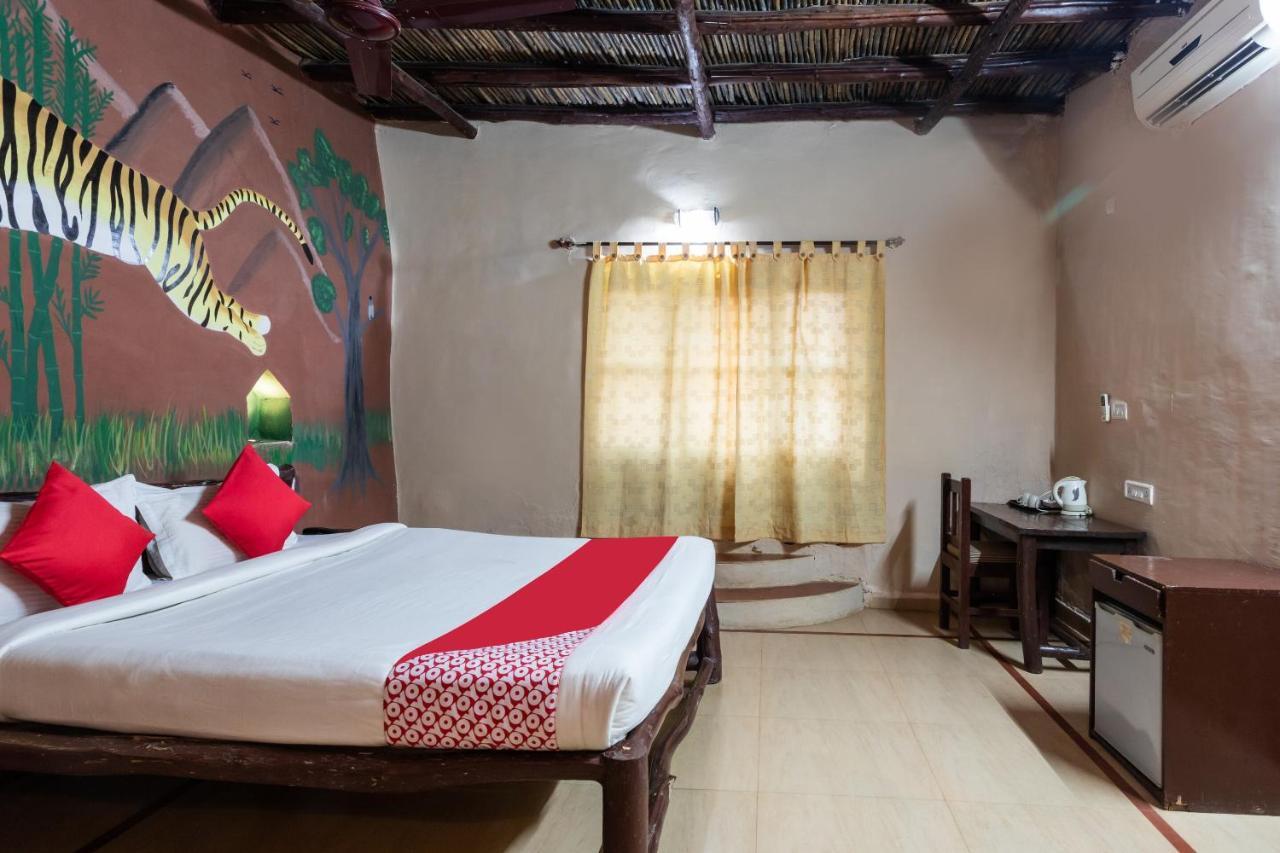 Kanha Village Eco Resort Exteriör bild